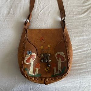 Vintage 70’s leather purse ALL OFERS WELCOME!!